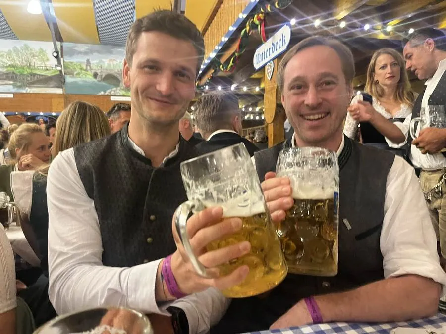 Einblick in die Kanzleiräume und das Team in Flintsbach
